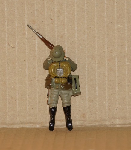 Lineol liegender soldat mit - liegender,